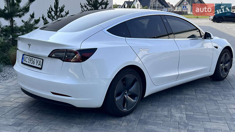 Седан Tesla Model 3 2020 в Луцке