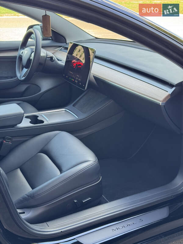Седан Tesla Model 3 2023 в Сумах