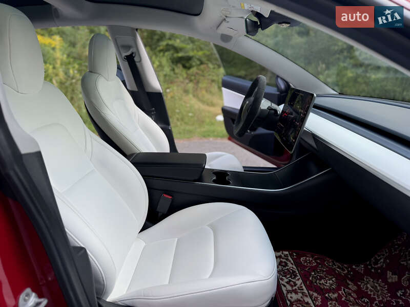 Седан Tesla Model 3 2019 в Києві