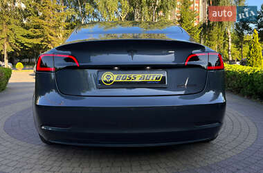 Седан Tesla Model 3 2019 в 