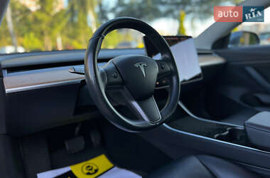 Седан Tesla Model 3 2019 в 
