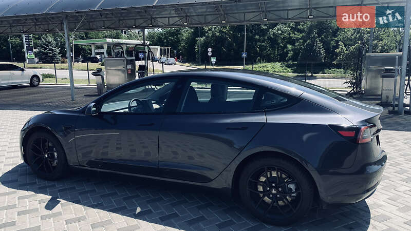 Седан Tesla Model 3 2023 в Полтаве