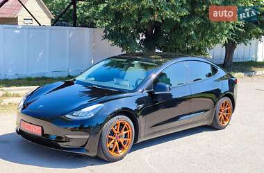 Седан Tesla Model 3 2021 в 