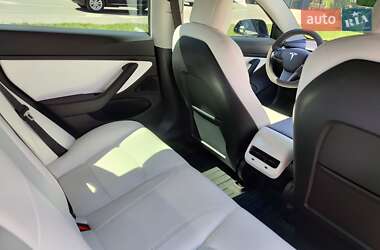 Седан Tesla Model 3 2021 в 