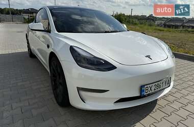 Седан Tesla Model 3 2022 в 