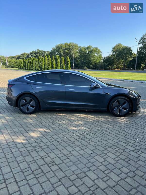 Седан Tesla Model 3 2019 в Одессе