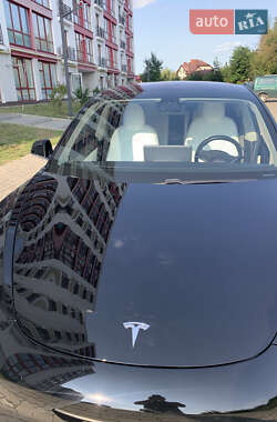 Седан Tesla Model 3 2018 в Івано-Франківську
