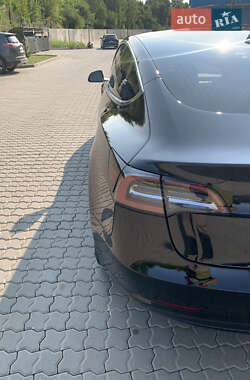 Седан Tesla Model 3 2018 в Івано-Франківську