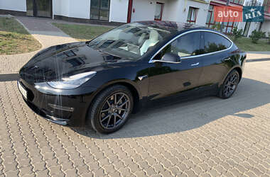 Седан Tesla Model 3 2018 в Івано-Франківську