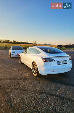 Седан Tesla Model 3 2019 в 