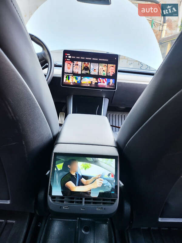 Седан Tesla Model 3 2019 в Одессе