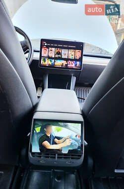Седан Tesla Model 3 2019 в 