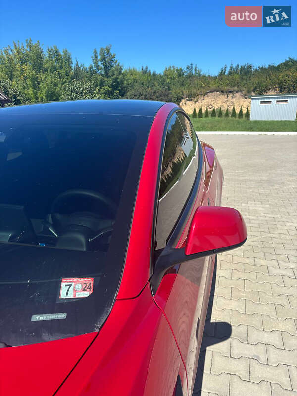 Седан Tesla Model 3 2022 в Виннице