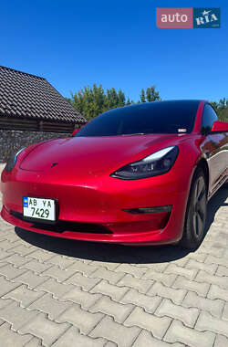 Седан Tesla Model 3 2022 в 