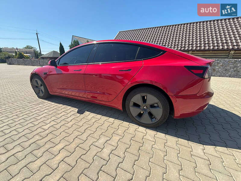 Седан Tesla Model 3 2022 в Виннице