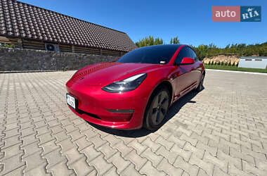 Седан Tesla Model 3 2022 в 