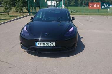 Седан Tesla Model 3 2022 в 