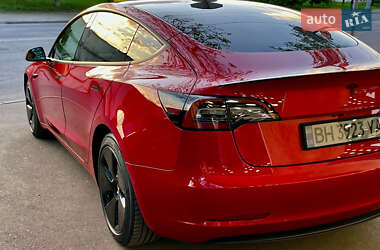 Седан Tesla Model 3 2021 в 