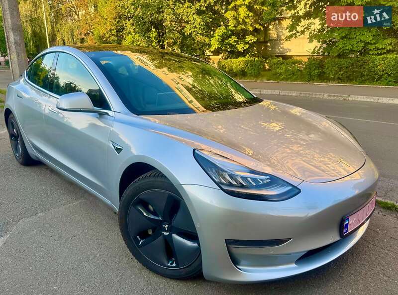 Седан Tesla Model 3 2018 в Киеве