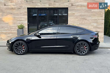 Седан Tesla Model 3 2022 в 