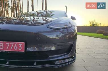 Седан Tesla Model 3 2019 в 