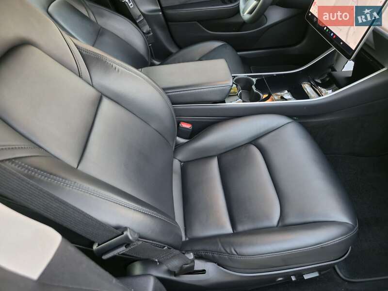 Седан Tesla Model 3 2019 в Житомирі фото 23 Седан Tesla Model 3 2019 в Житомирі