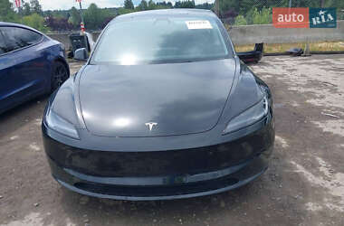 Седан Tesla Model 3 2024 в 