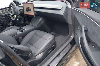 Седан Tesla Model 3 2024 в 