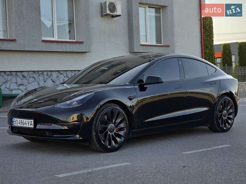 Седан Tesla Model 3 2022 в Тернополі