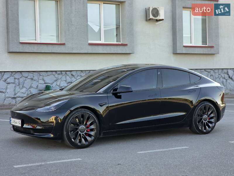 Седан Tesla Model 3 2022 в Тернополі