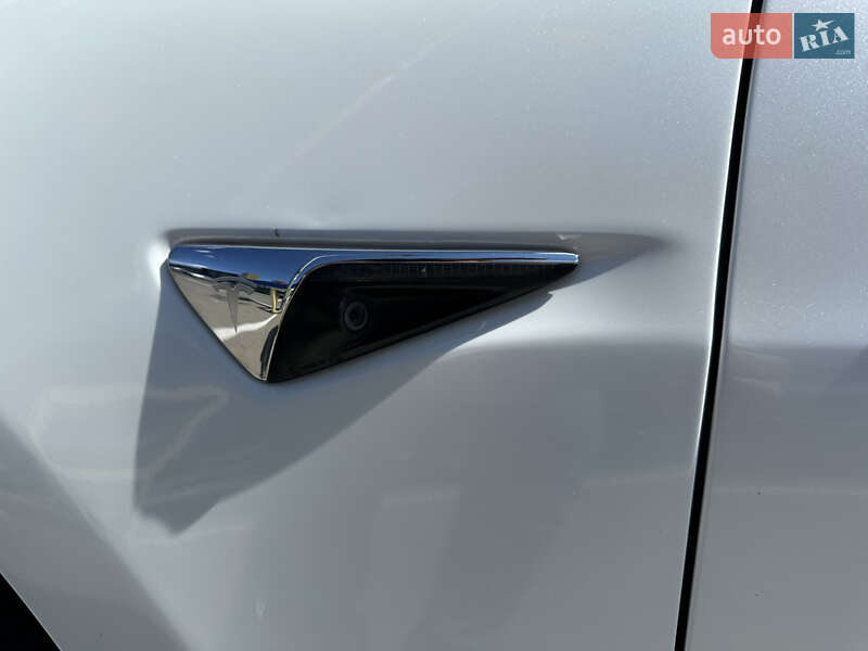 Седан Tesla Model 3 2019 в Києві