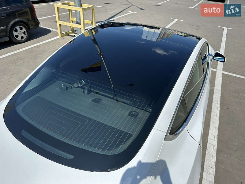 Седан Tesla Model 3 2019 в Києві