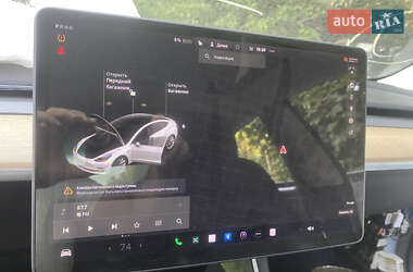 Седан Tesla Model 3 2020 в 