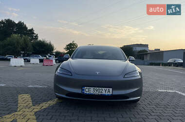 Седан Tesla Model 3 2024 в Чернівцях
