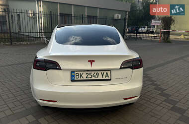 Седан Tesla Model 3 2019 в 