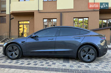 Седан Tesla Model 3 2023 в 