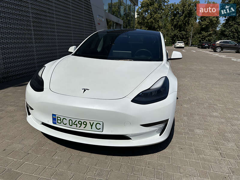 Седан Tesla Model 3 2022 в Львові