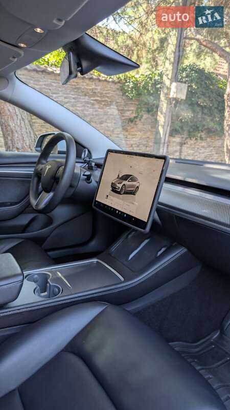 Седан Tesla Model 3 2022 в Луцьку