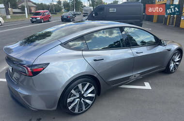 Седан Tesla Model 3 2024 в 