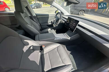 Седан Tesla Model 3 2024 в 