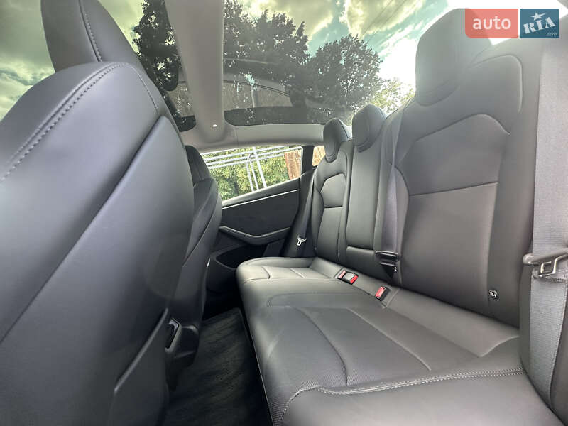 Седан Tesla Model 3 2024 в Харькове