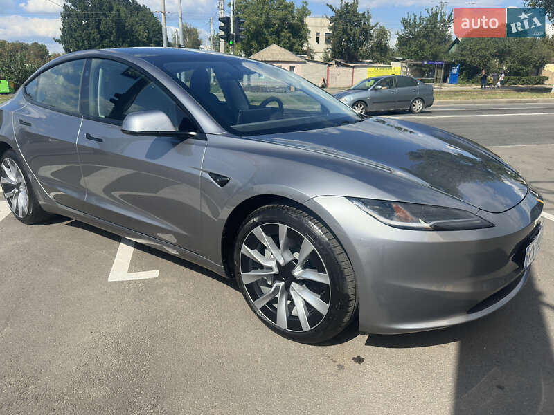 Седан Tesla Model 3 2024 в Харькове