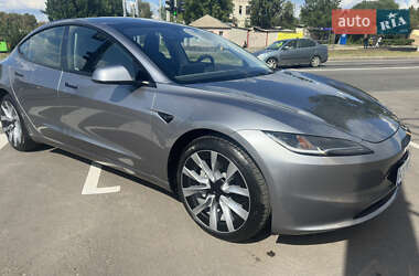 Седан Tesla Model 3 2024 в 