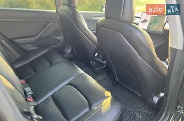 Седан Tesla Model 3 2021 в 