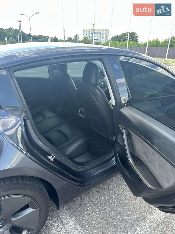 Седан Tesla Model 3 2021 в Києві