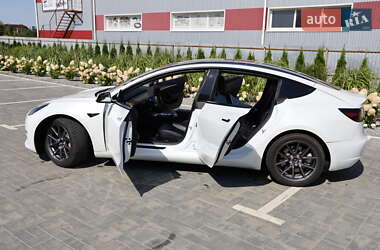 Седан Tesla Model 3 2021 в 
