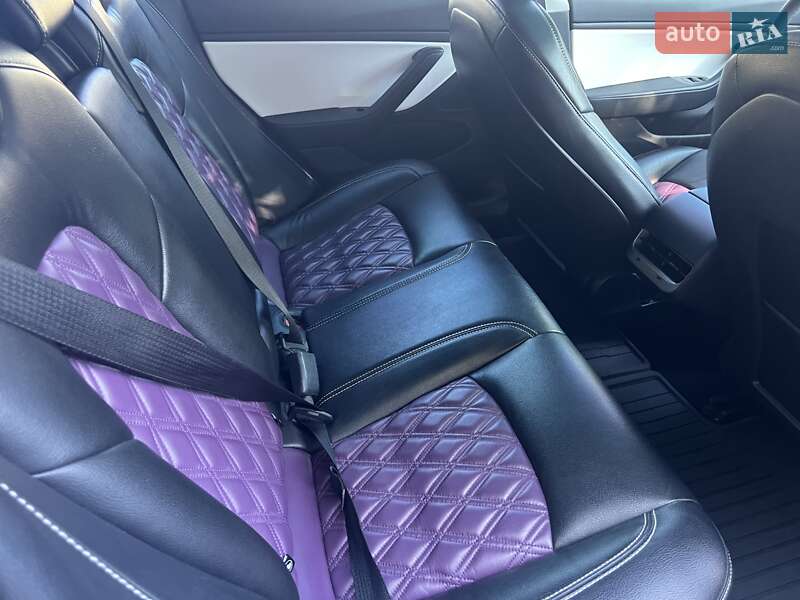 Седан Tesla Model 3 2019 в Білій Церкві