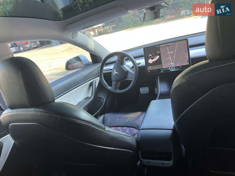 Седан Tesla Model 3 2019 в Білій Церкві