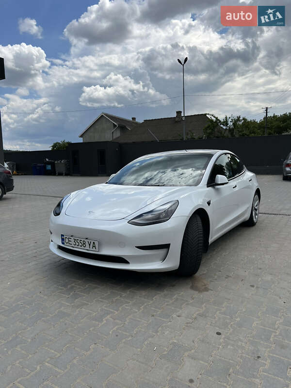 Седан Tesla Model 3 2022 в Чернівцях