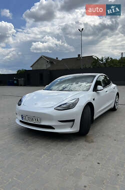 Седан Tesla Model 3 2022 в 